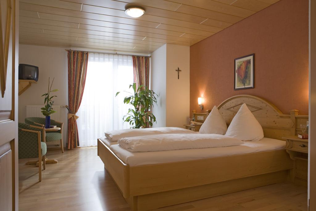 Gasthof Zur Burg Ewattingen Room photo